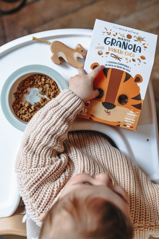 https-res.cloudinary.com-numorning-image-upload-c_scaleh_800-v1636290902-venus-blog-mon-petit-granola-vanille-chaise-bol